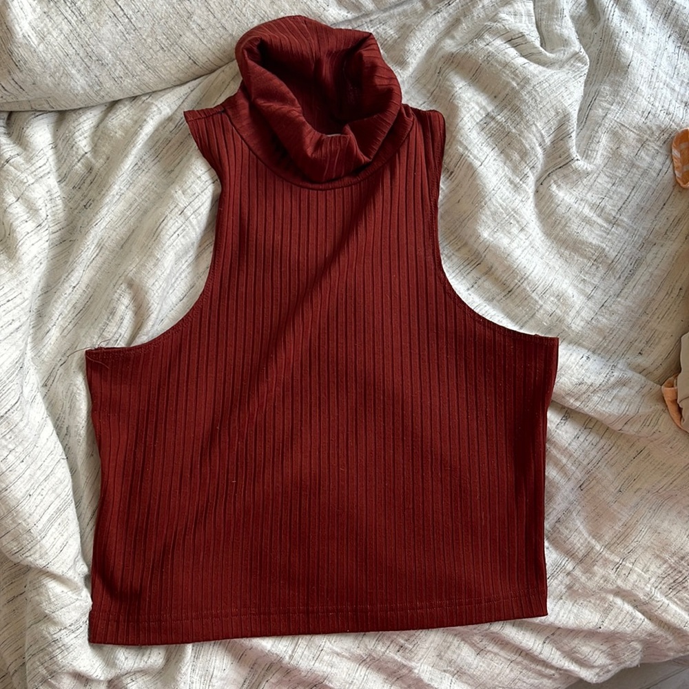 Urban outfitters crop top